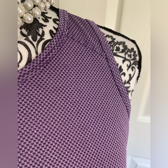 Athletic, Women’s purple top with back cutouts! Size 12/14 - Picture 2 of 7